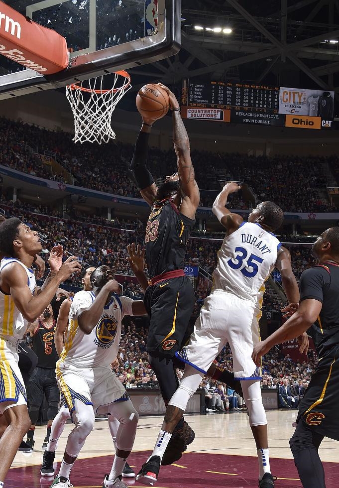 犹他爵士窗口期手感冰凉，志在NBA总决赛名次提升，引发热议，控场能力受关注